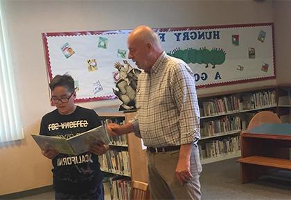 主管沙发 was the Guest Reader at the Arvin Library